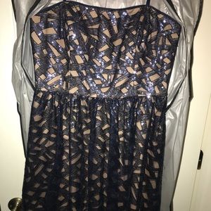 Navy strapless never worn!